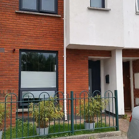 Double Parkview Near Airport Privat bolig *